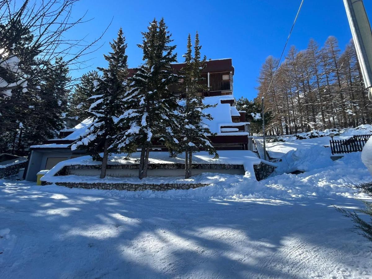 Апартаменти La Pigna Sbarazzina Рокка-ді-Камбіо Екстер'єр фото